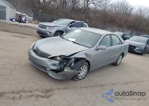 2005 Toyota Camry Le z USA, uszkodzony, nr VIN 4T1BE30K25U625699